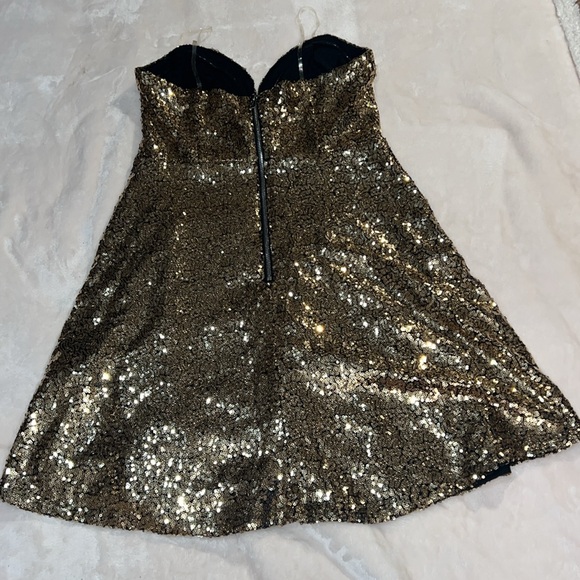 Charlotte Russe Women’s Strapless Cocktail Party Gold Sequin Mini Dress Large ✨✨ - Picture 3 of 12